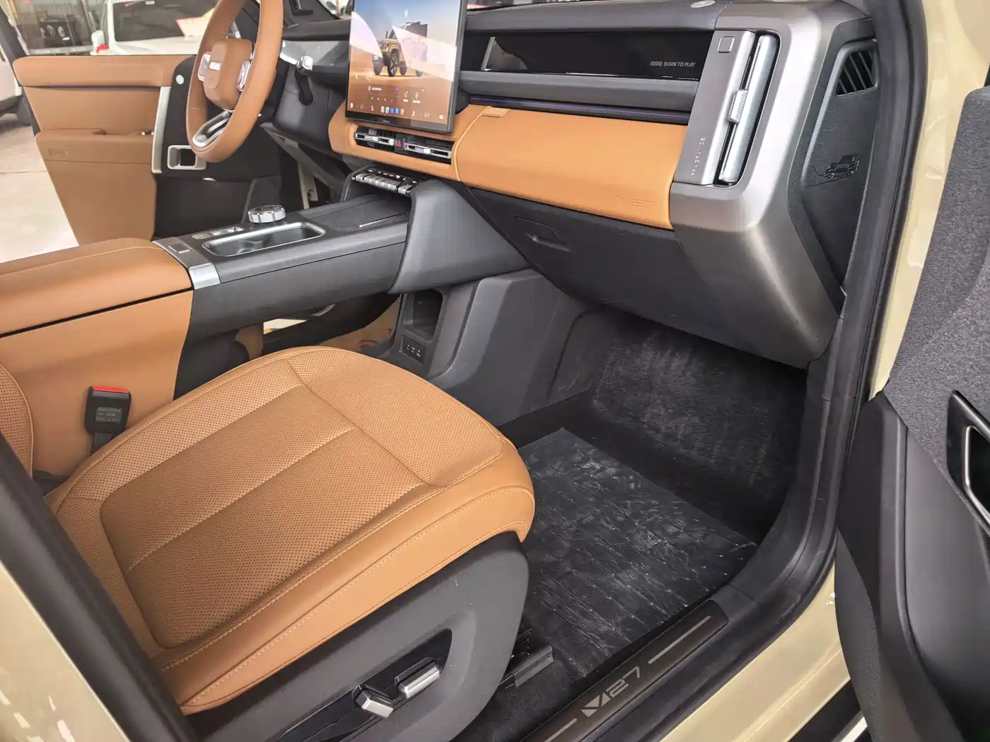 iCAR V27 2026 2026 200KM AWD Falcon 500