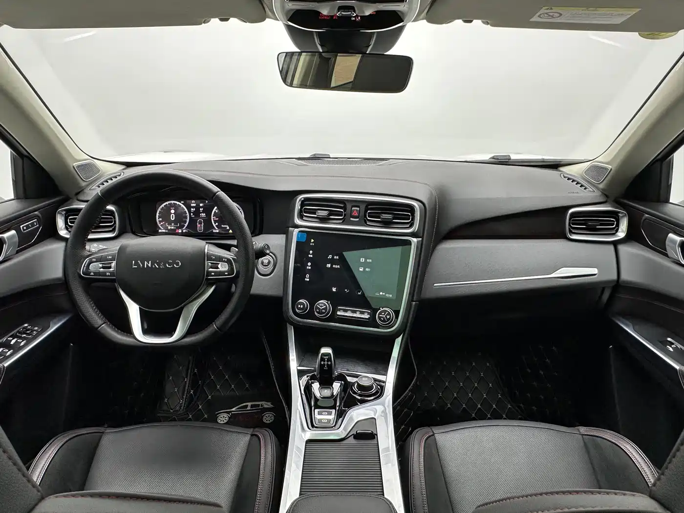 Lynk & Co 01 2017 2.0T AWD Pro фото 9