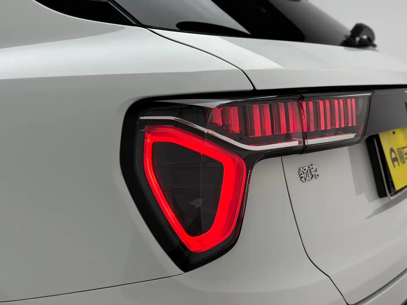 Lynk & Co 01 2017 2.0T AWD Pro фото 18