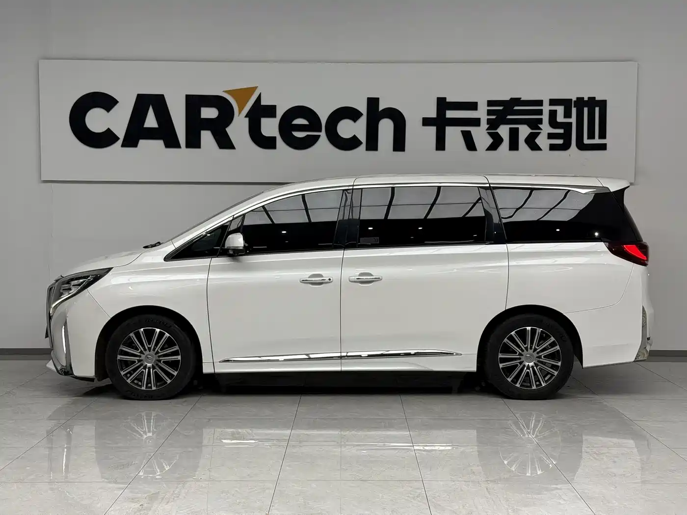 GAC Trumpchi Trumpchi M8 2021 Leading Show Series 390T Ultimate Edition фото 4