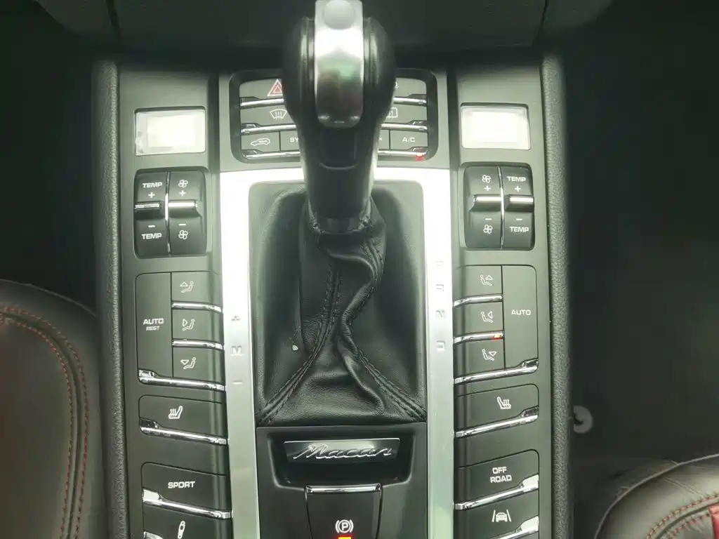 Фото 13 - Porsche Macan
