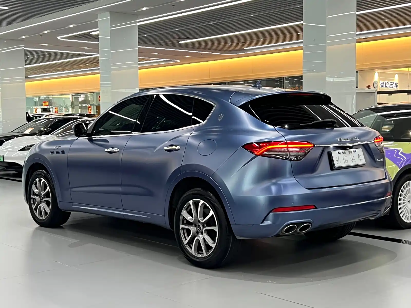 Photo 3 - Maserati Levante