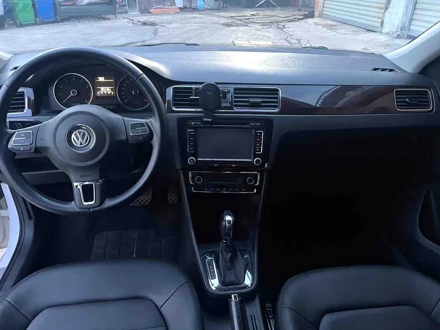 Volkswagen Santana 2014 2013 Model 1.6L Automatic Luxury Edition