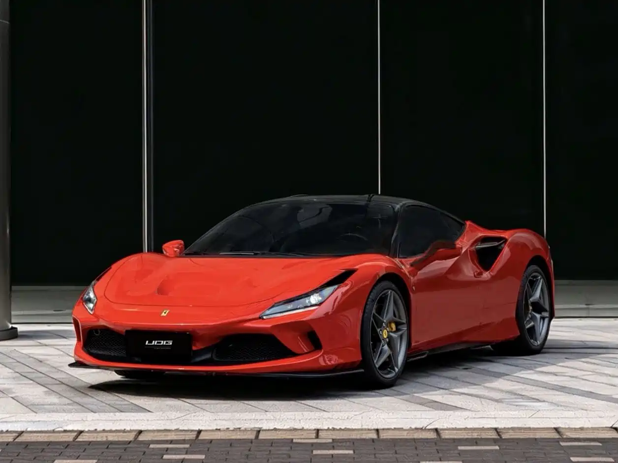 Photo 1 - Ferrari F8