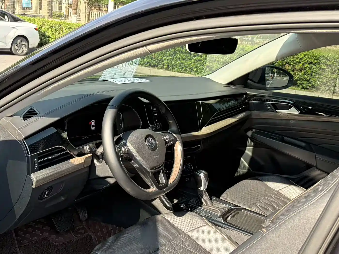 Volkswagen Passat 2019 330TSI Premium Edition China V фото 4