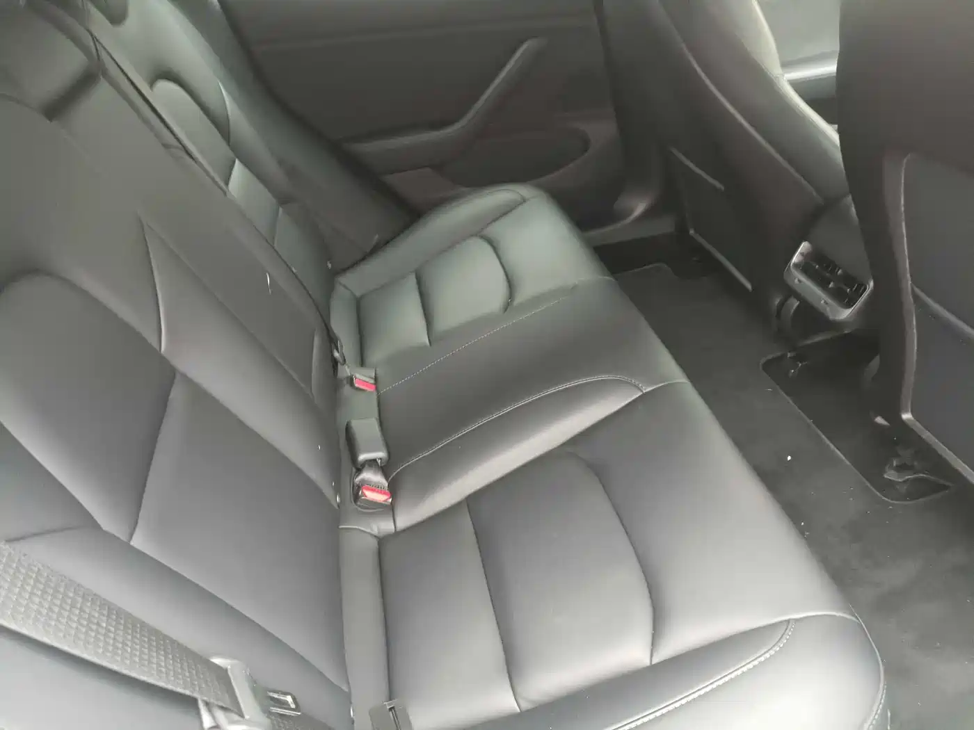 TESLA MODEL 3 (IMPORTED)