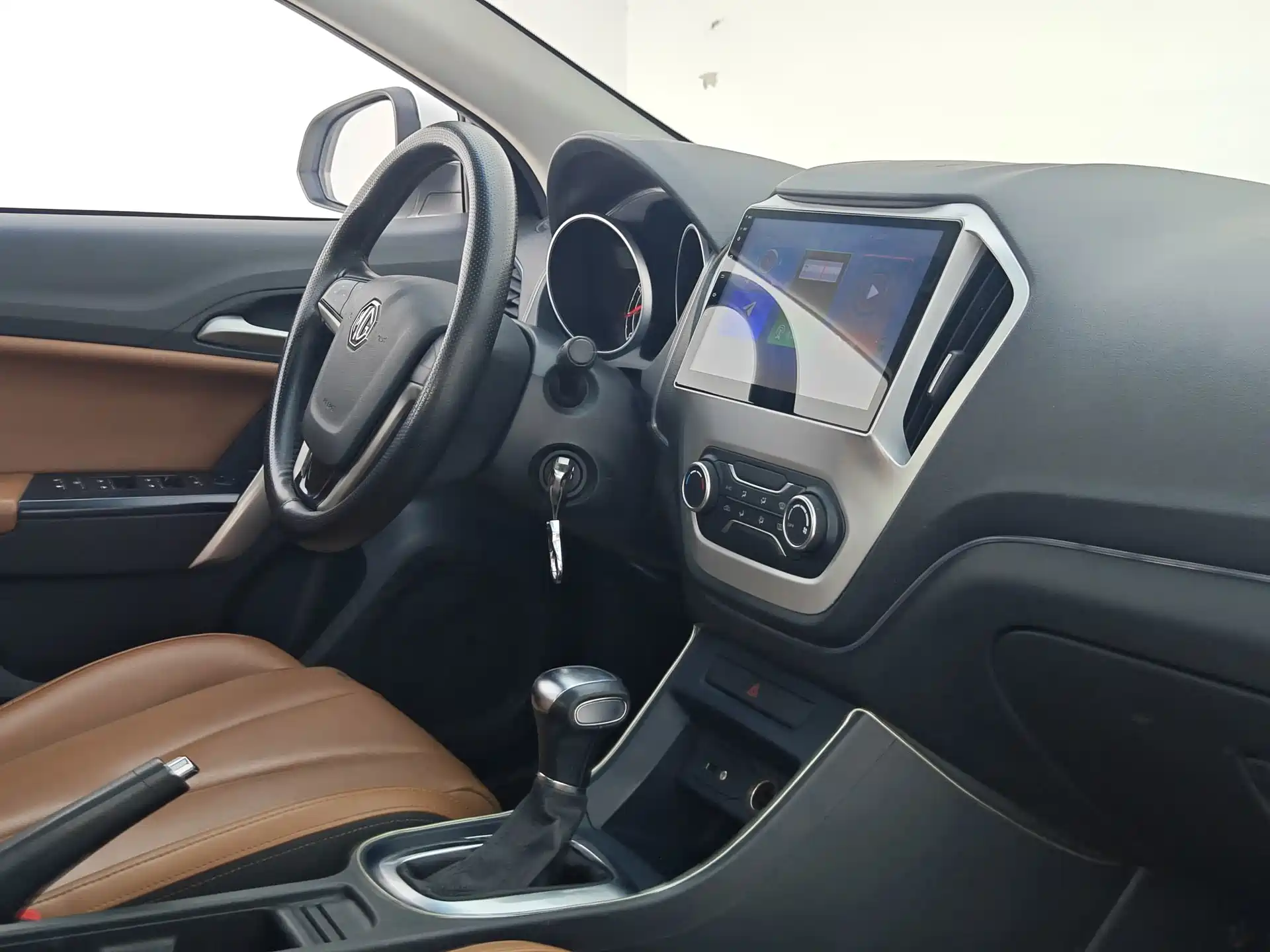 Photo 11 - MG GT