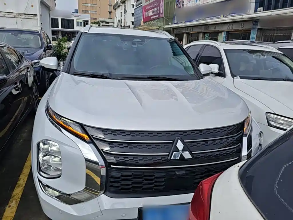 2023 Mitsubishi Outlander