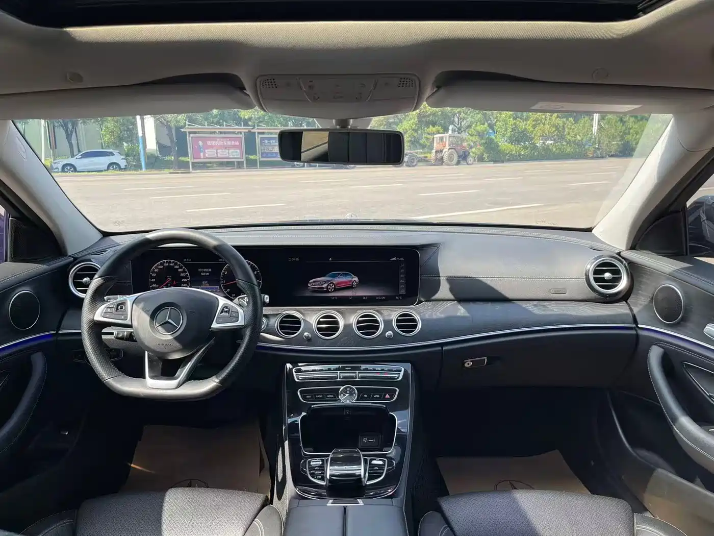 Фото 10 - Mercedes-Benz E-Class