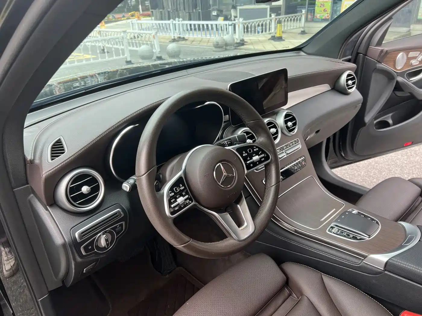 Mercedes-Benz GLC 2020 Facelift GLC 300 L 4MATIC Dynamic фото 10