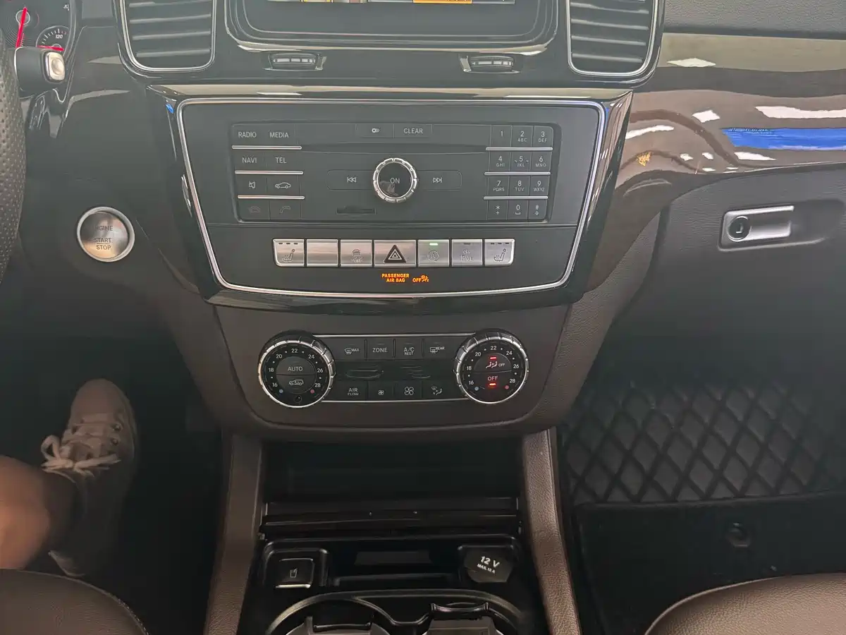 Mercedes-Benz GLS 2018 GLS 400 4MATIC Luxury фото 5