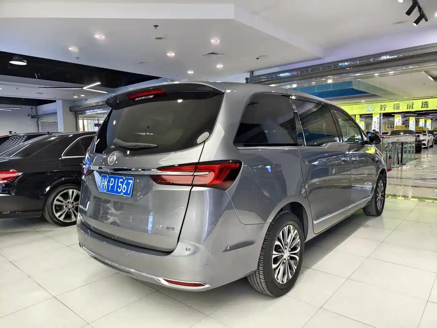 Buick GL8 2021 Land Business Class 652T Premium фото 17