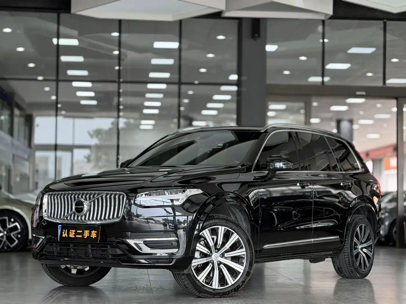 VOLVO XC90