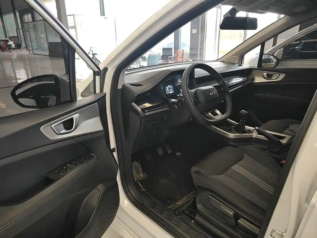 Wuling Motors Wuling Jiachen 2024 2022 1.5L Manual Joy Elite