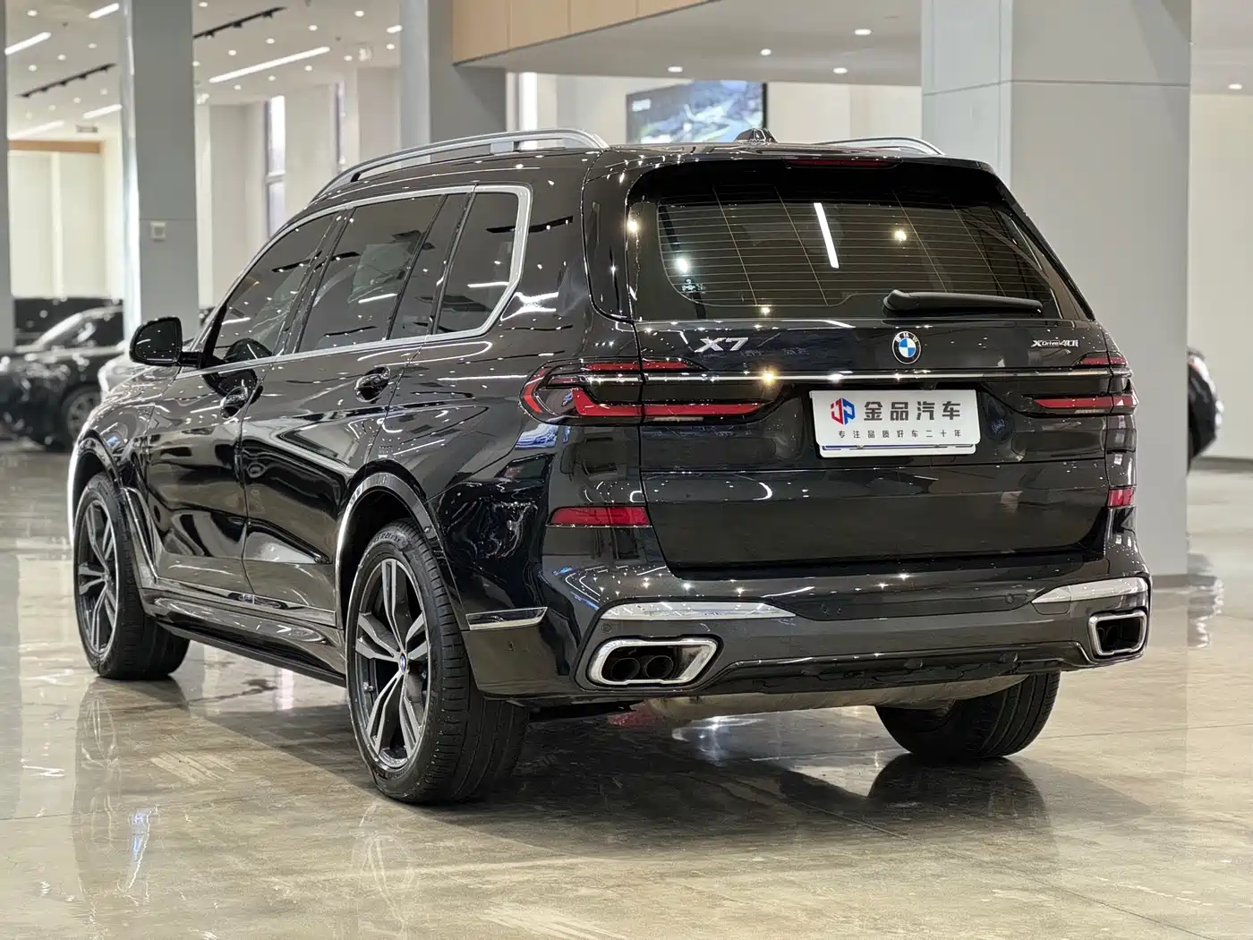 BMW X7 2023 xDrive40i Exclusive M Sport Package фото 6
