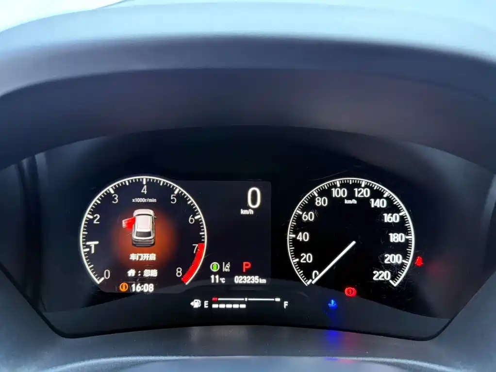 Фото 10 - Honda Vezel