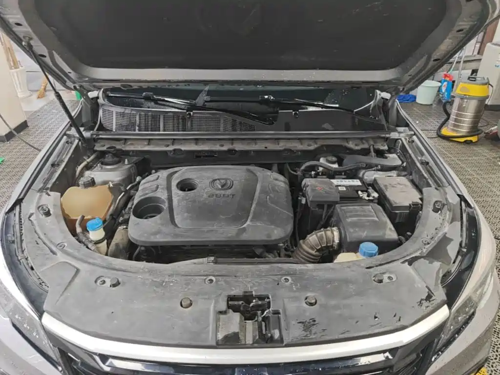 Photo 20 - Changan CS85