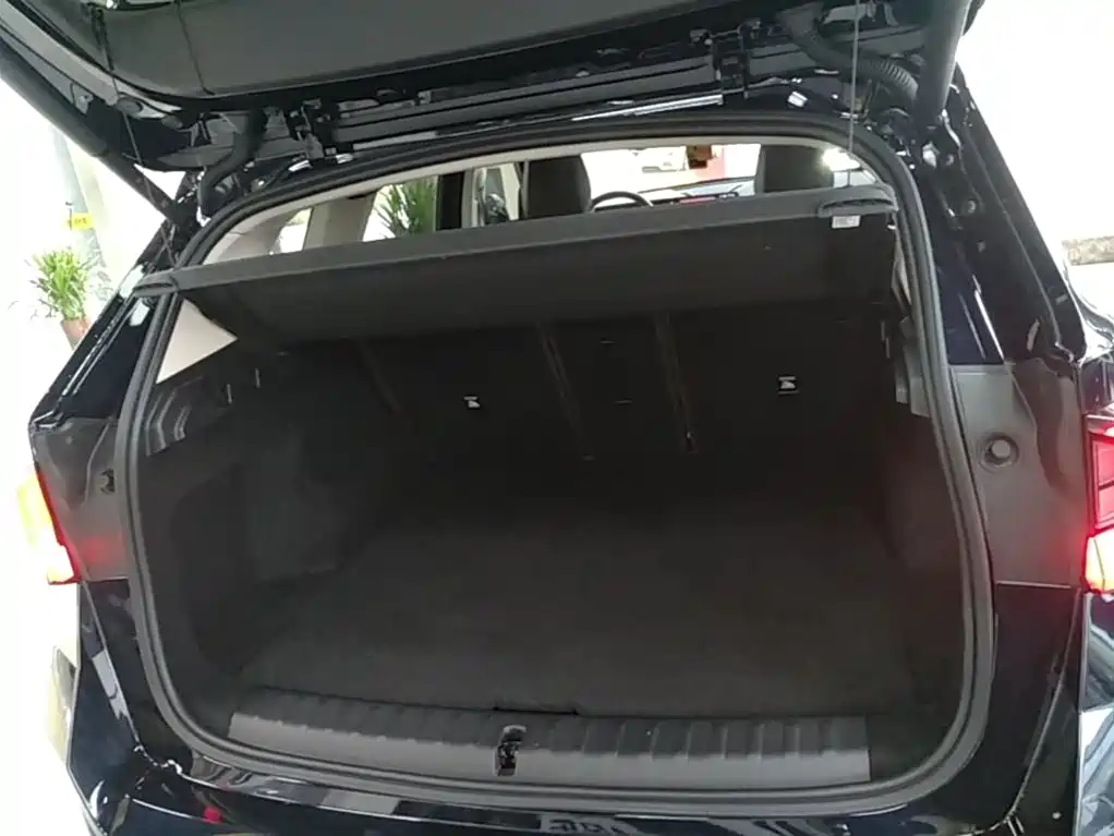 BMW iX1 2023 eDrive25L M Sport Package фото 19