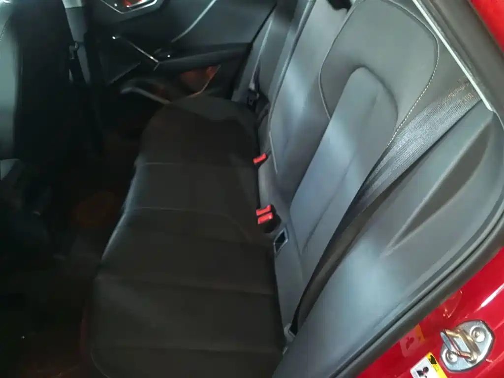 Photo 17 - Audi Q2L