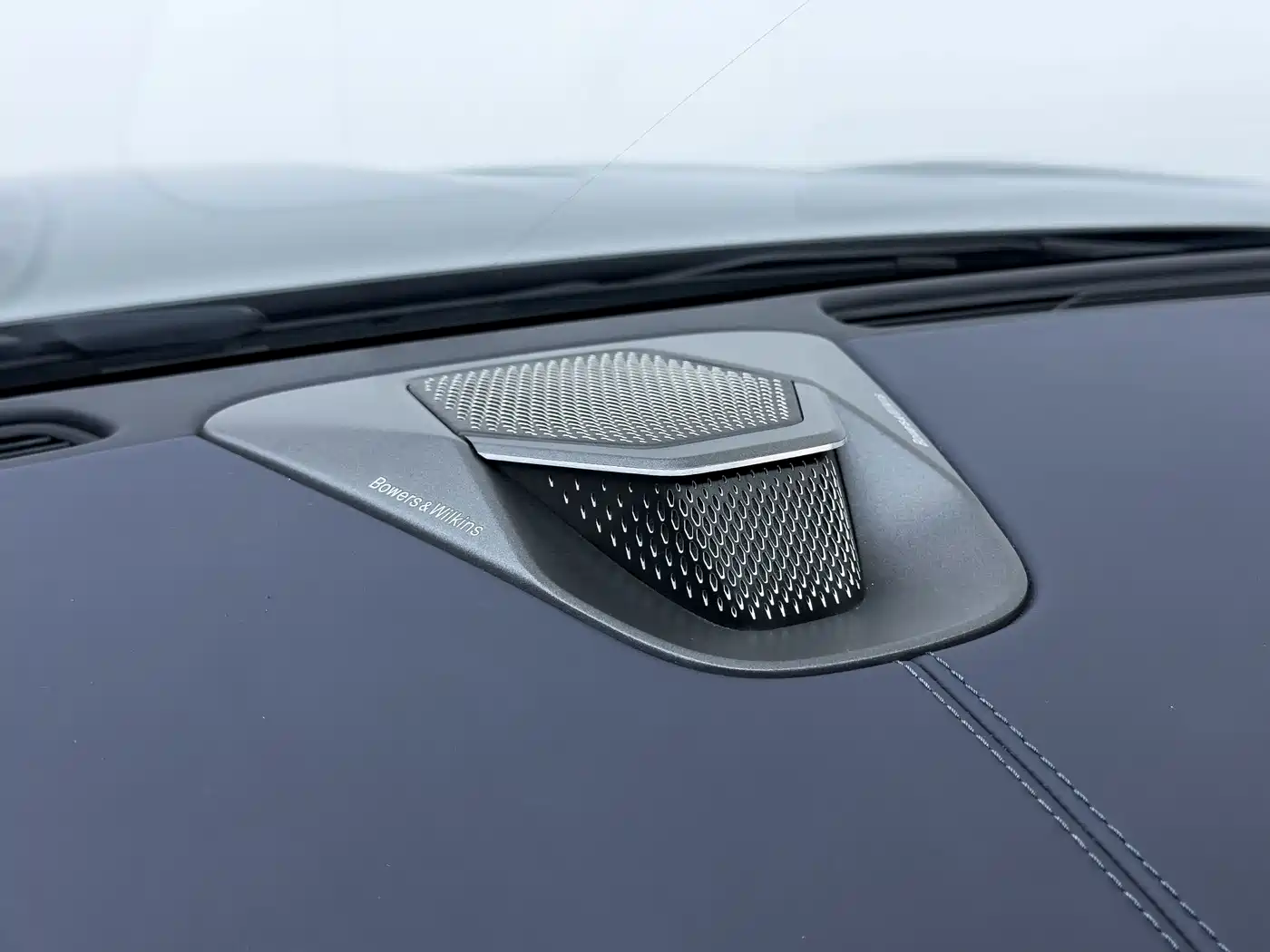 Aston Martin DB12 2024 2025 4.0T V8 Coupe