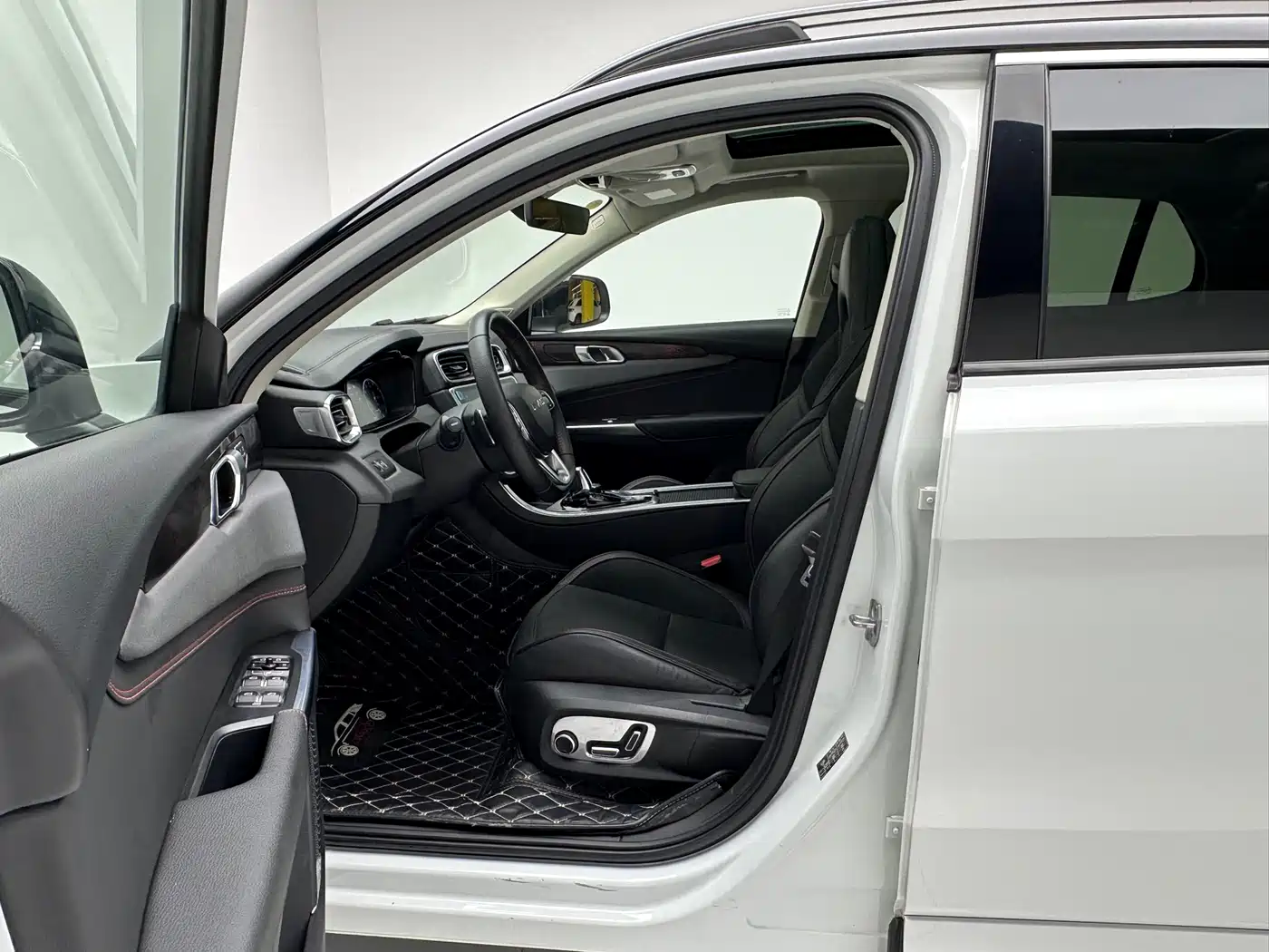 Lynk & Co 01 2017 2.0T AWD Pro фото 7