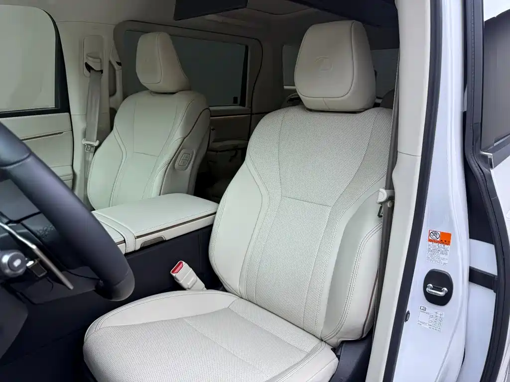 Lexus LM 2025 2025 Model 500h Six-Seater Prestige Edition