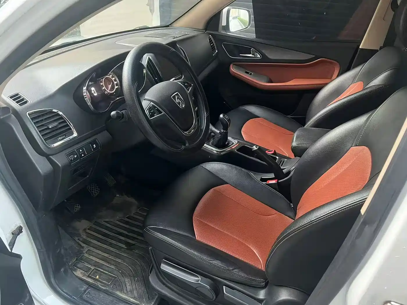 Baojun 560 2015 2015 1.8L Manual Comfort