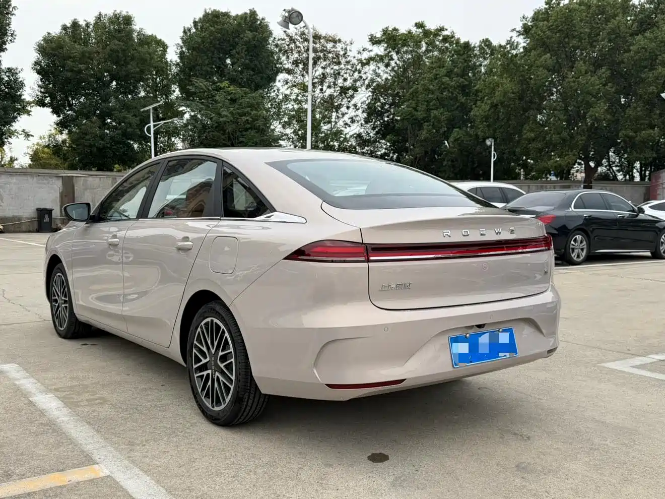 Photo 10 - Roewe i6