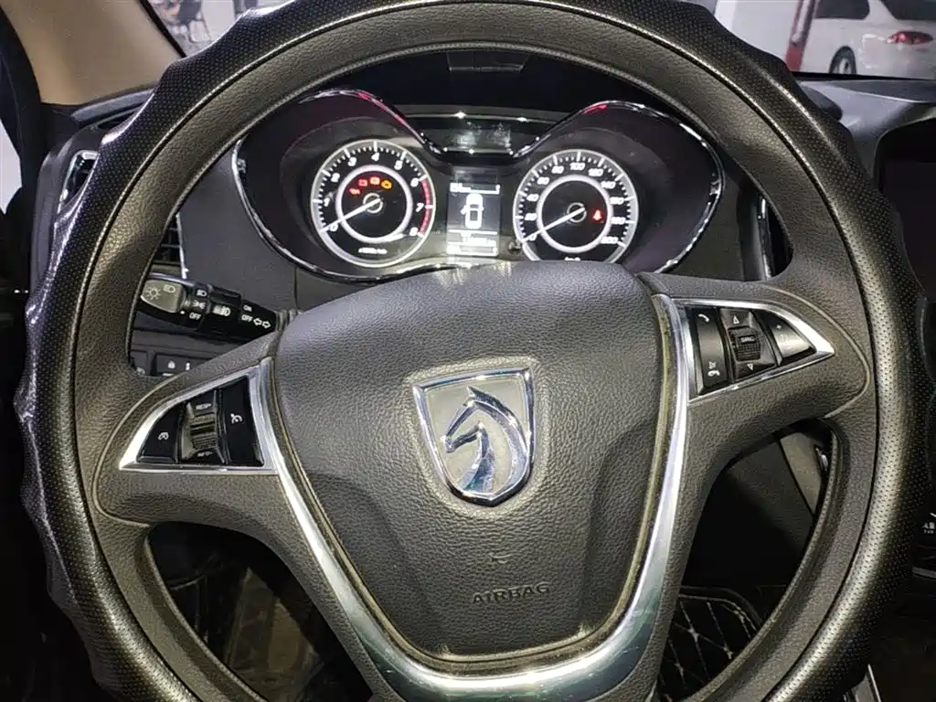 Baojun 560 2015 2015 1.8L Manual Elite