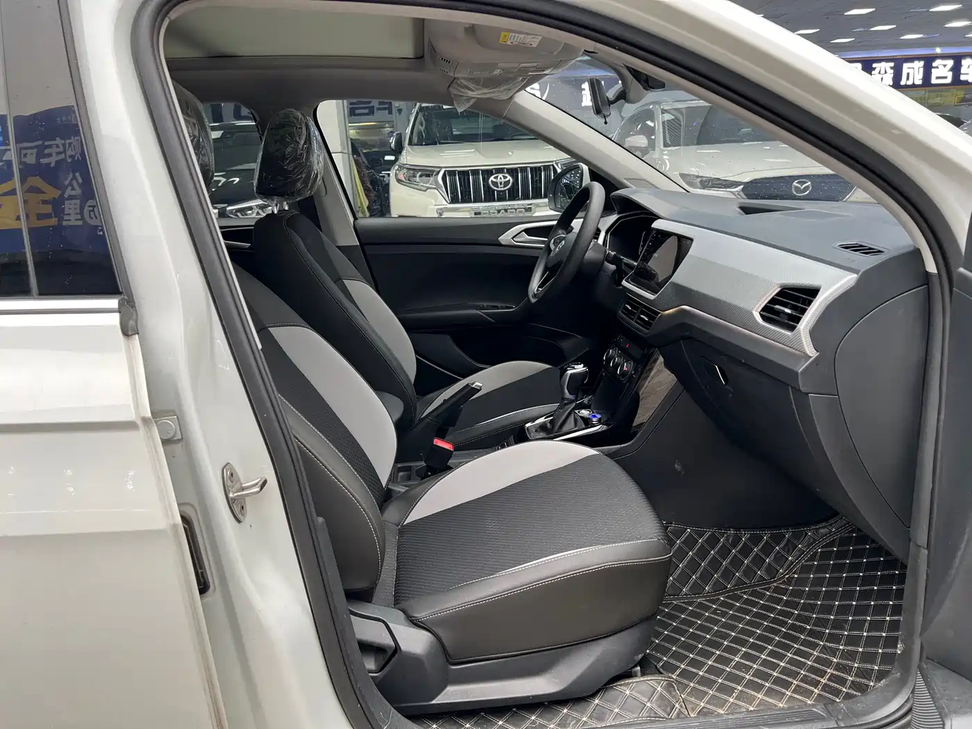 VOLKSWAGEN EXPLORING THE SHADOW