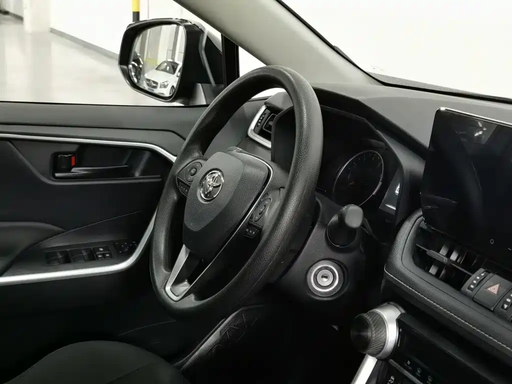 Toyota Wildlander 2025 2024 2.0L CVT FWD Leading Edition
