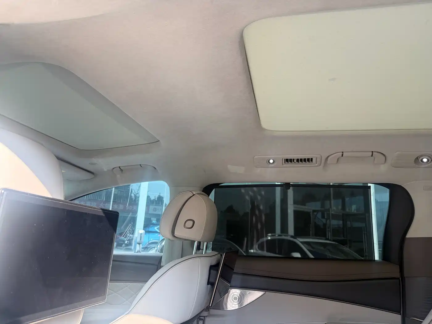 Denza D9 2023 2022 DM-i 970 AWD Flagship