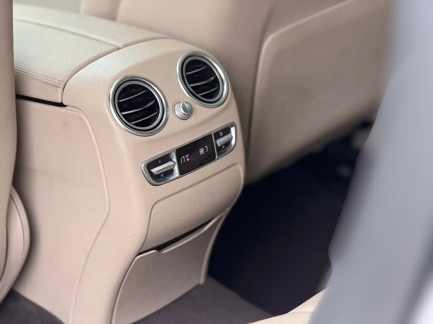 Mercedes-Benz GLC 2018 GLC 300 4MATIC Dynamic фото 7
