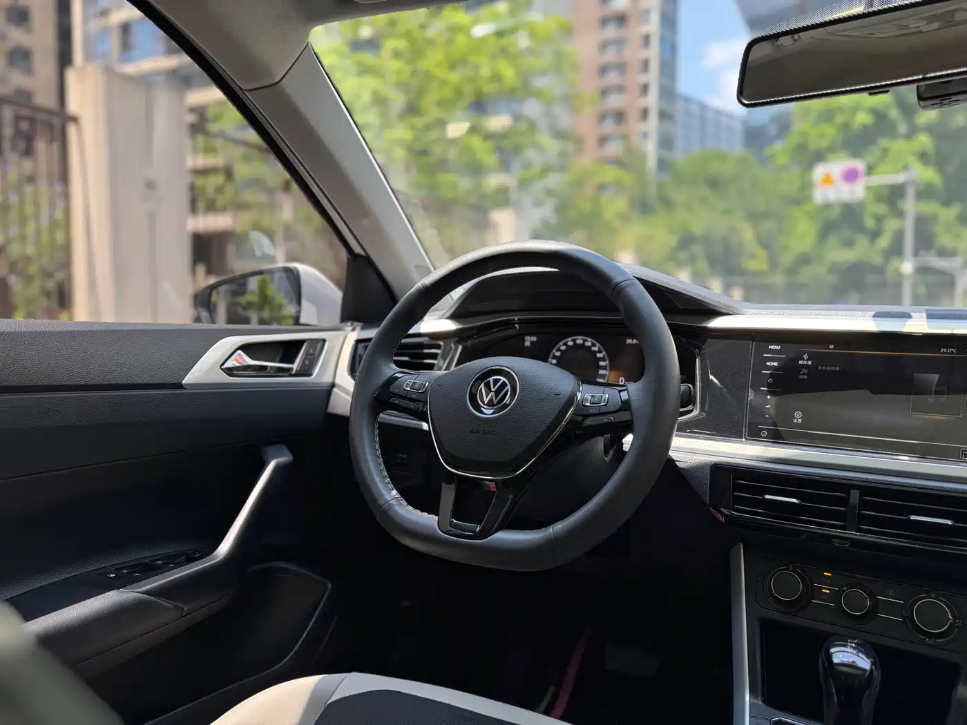Volkswagen Polo 2023 Plus 1.5L Automatic Colorful Tech Edition фото 15
