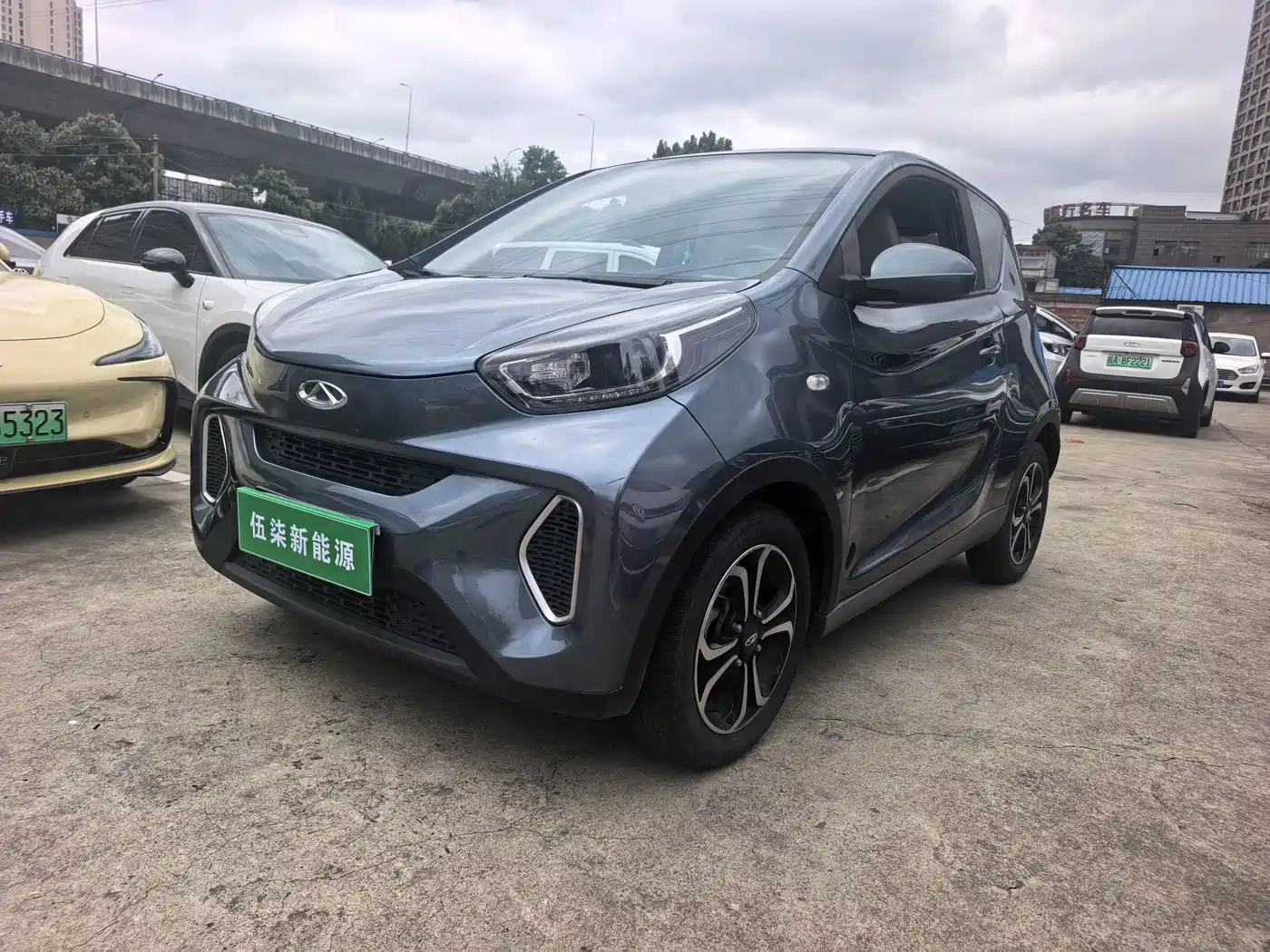 QQ New Energy Little Ant 2021 2021 200K Fans Edition Vitality Version (NCM Battery 301km)