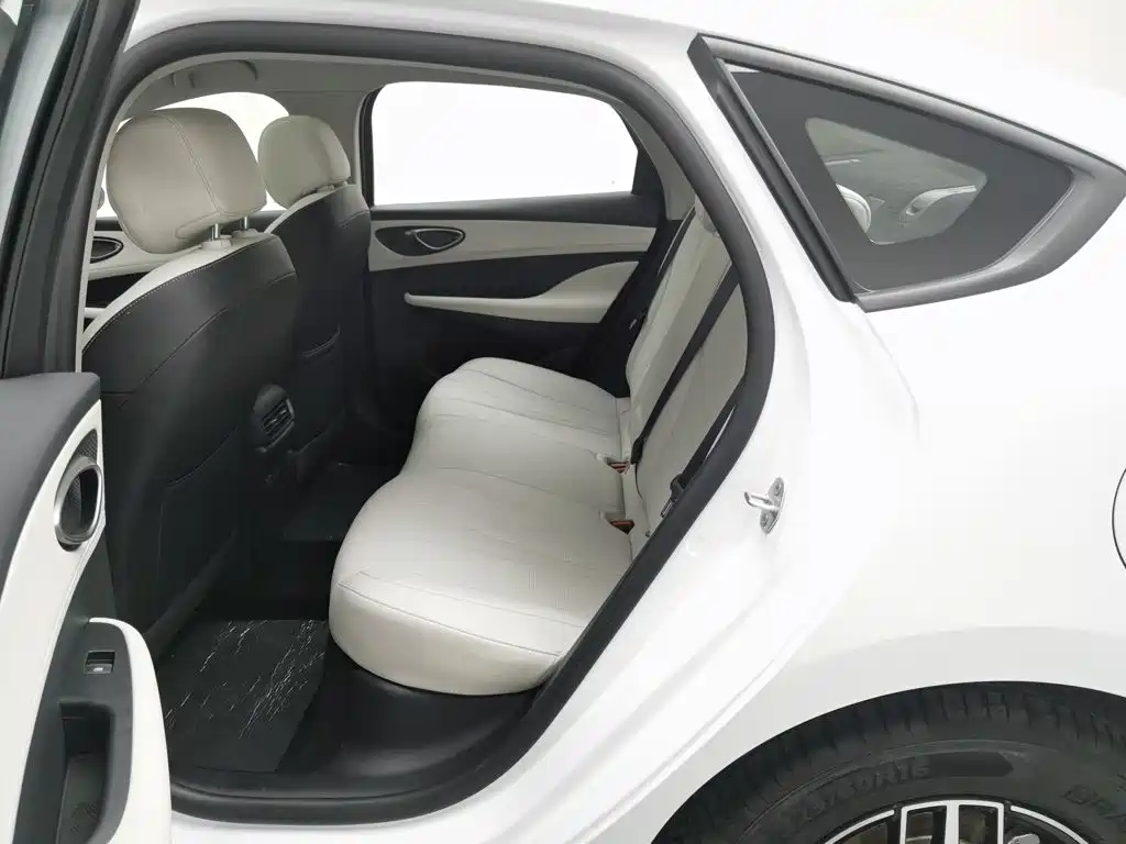 صورة 15 - BYD Seal 05