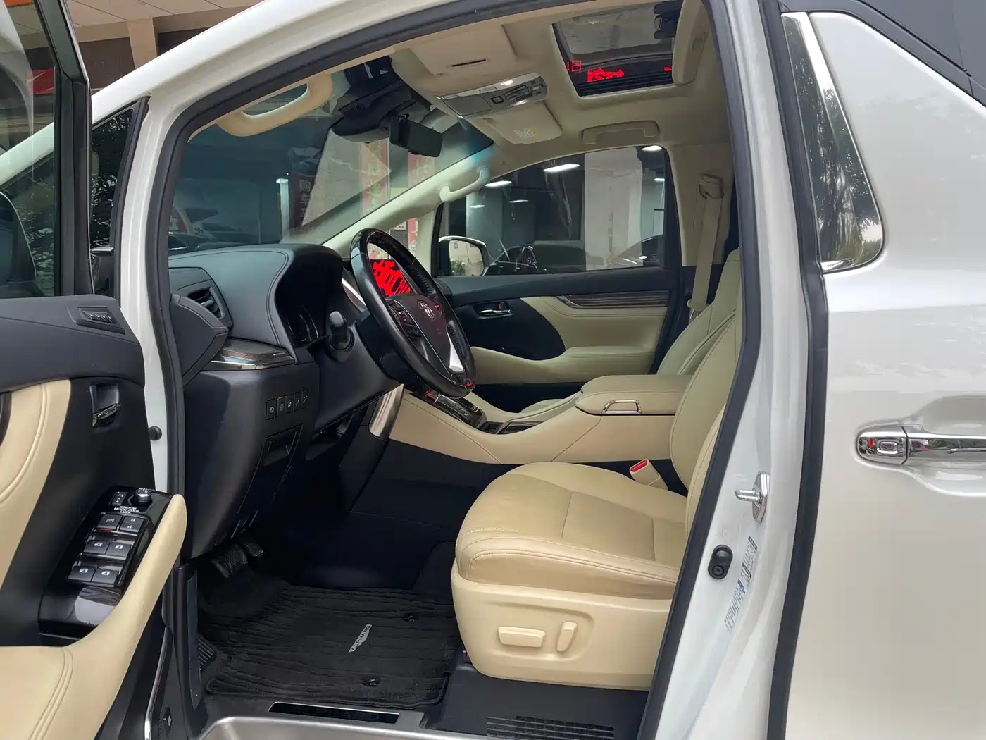 Toyota Alphard 2021 Hybrid 2.5L Premium фото 6