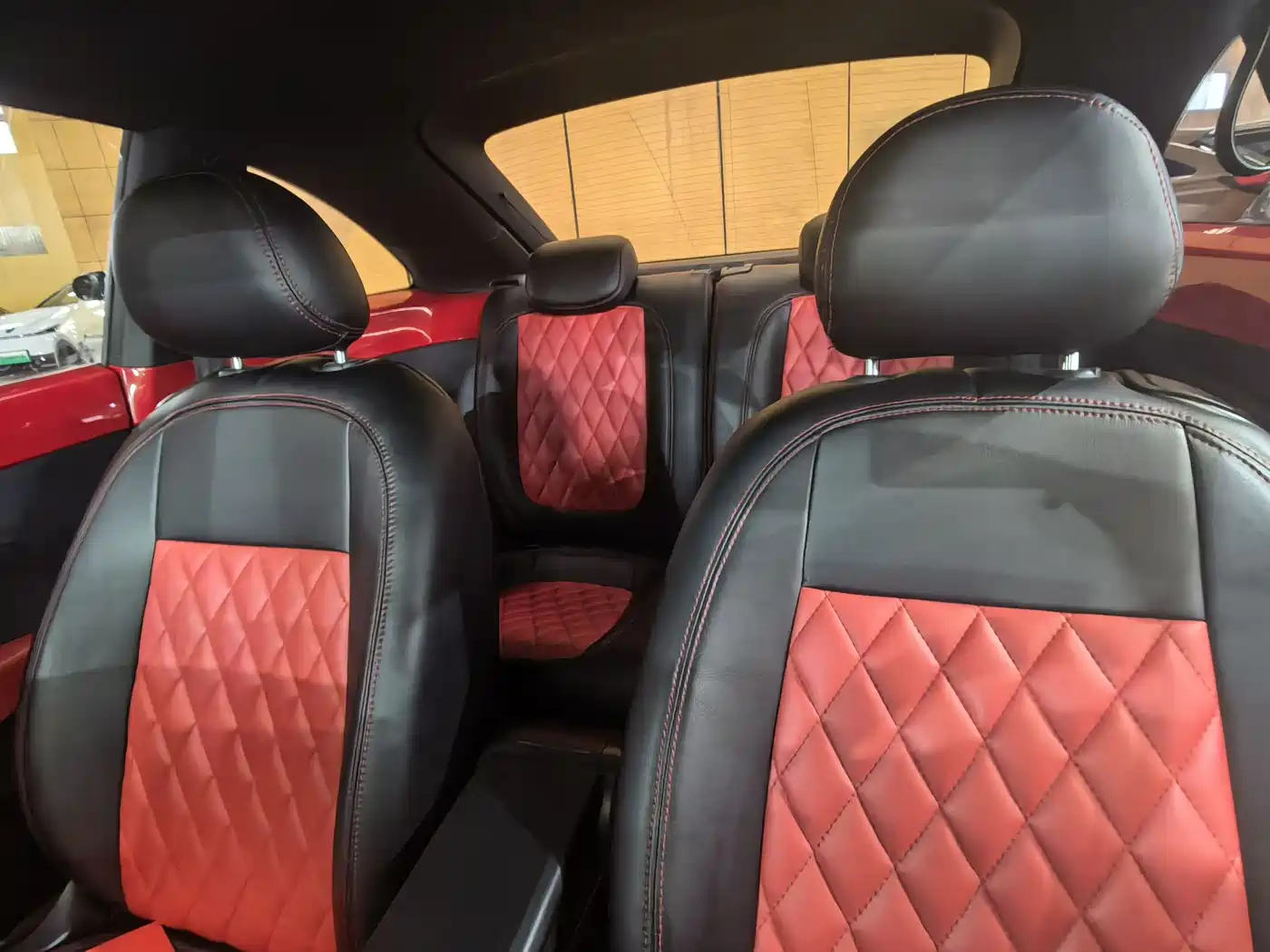 Volkswagen Beetle 2017 180TSI Style фото 3