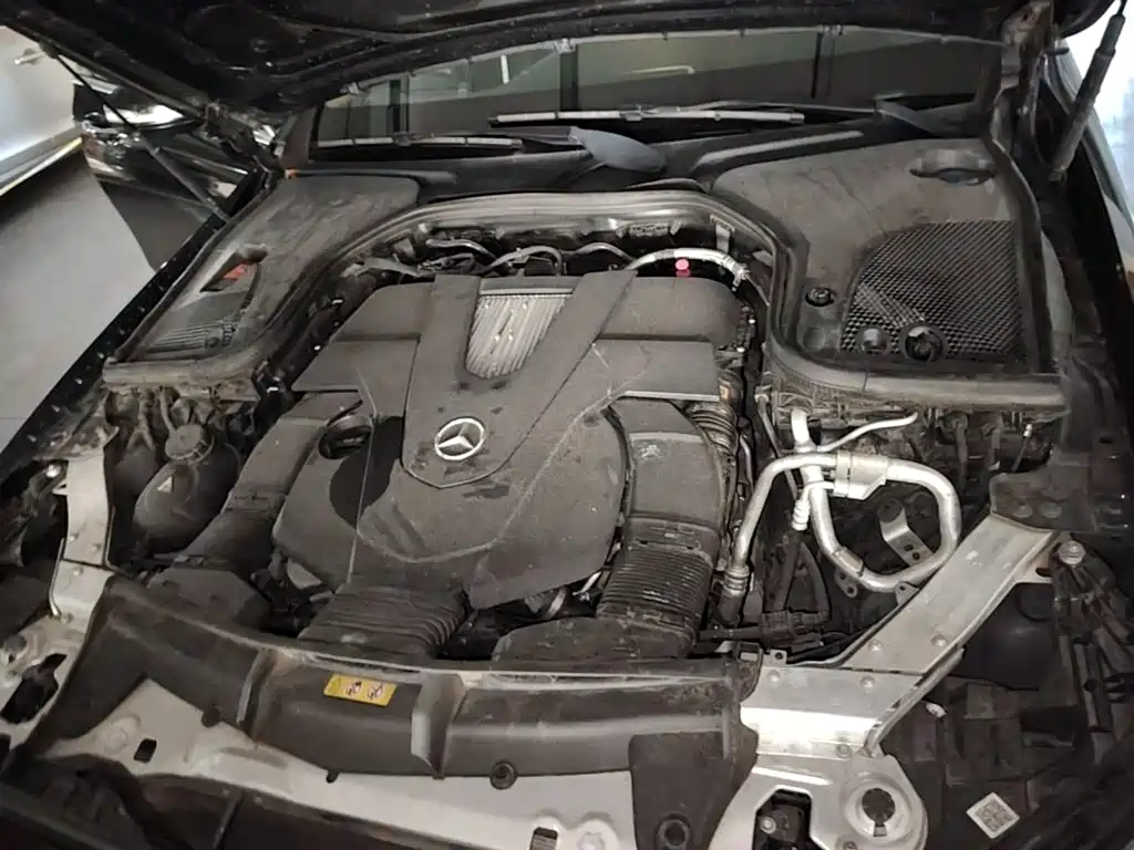 Photo 20 - Mercedes-Benz E-Class