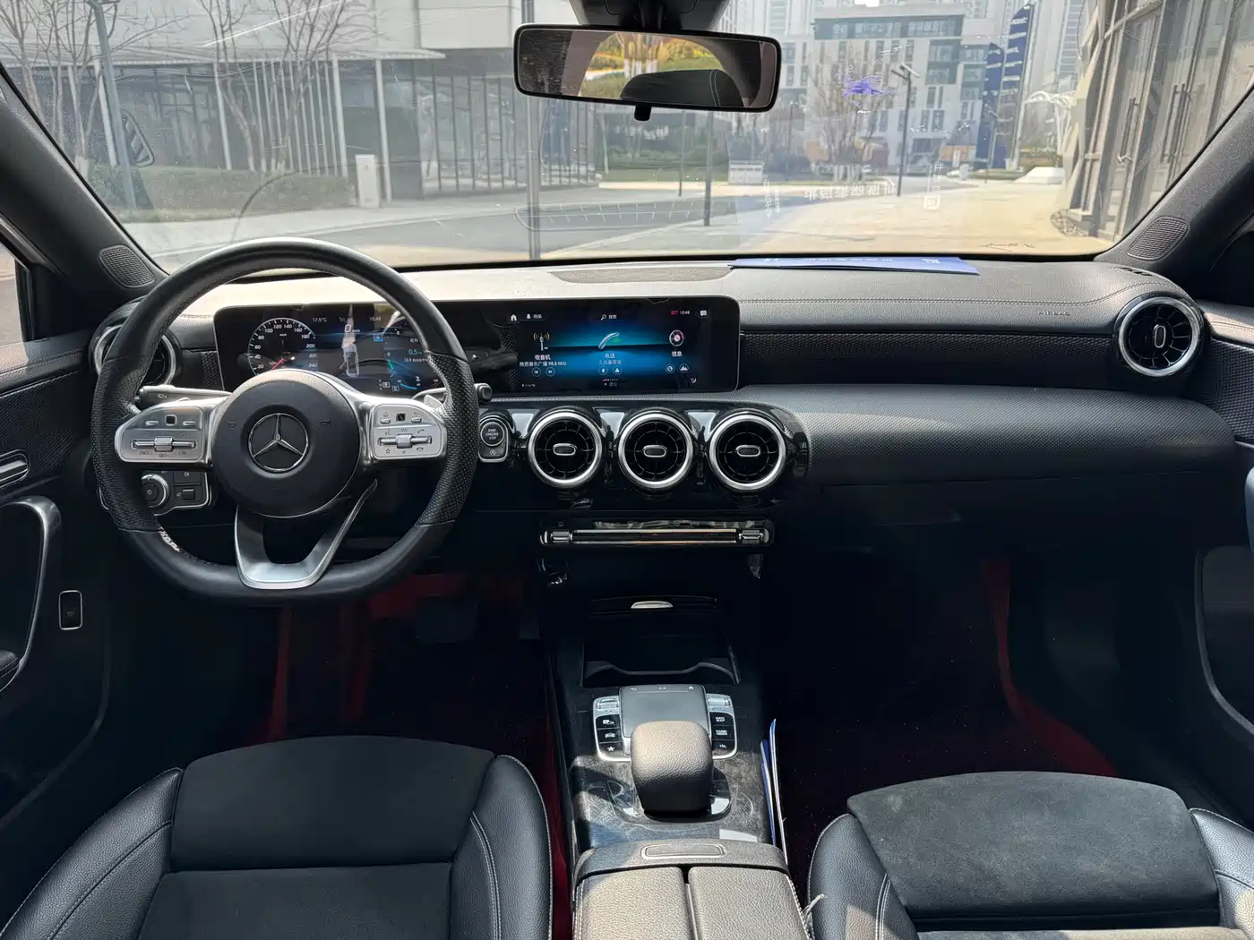 Mercedes-Benz A-Class 2019 A 200 L Sport Sedan фото 14