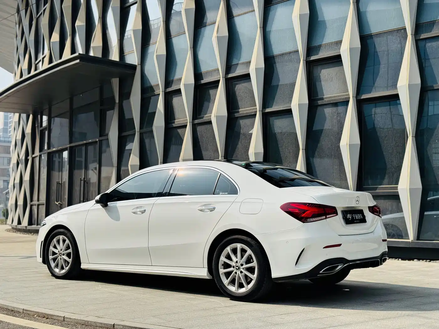 Mercedes-Benz A-Class 2019 A 200 L Sport Sedan фото 19