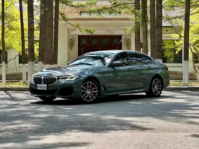 BMW 5 Series 525i, M Спорт-пакет