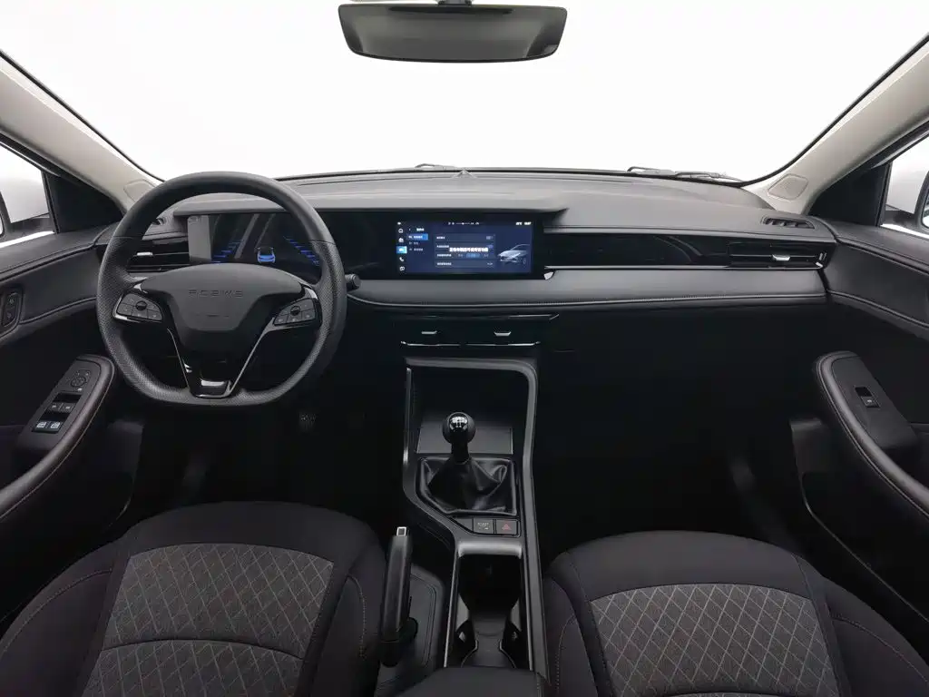 Фото 5 - Roewe i5