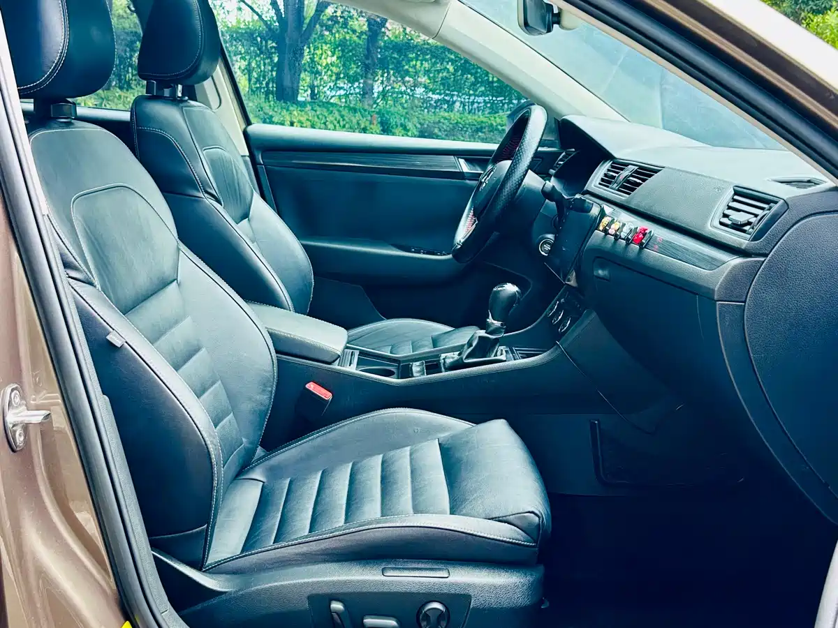 Škoda Superb 2016 TSI330 DSG Smart Edition фото 10