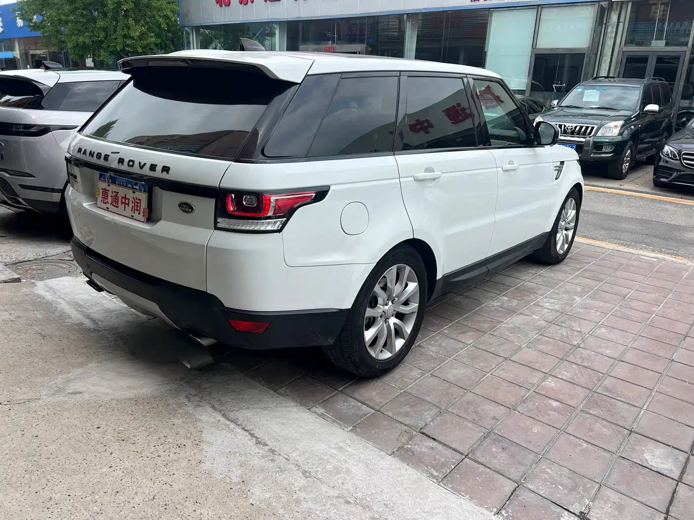 Land Rover Range Rover Sport 2017 3.0 SC V6 SE фото 6
