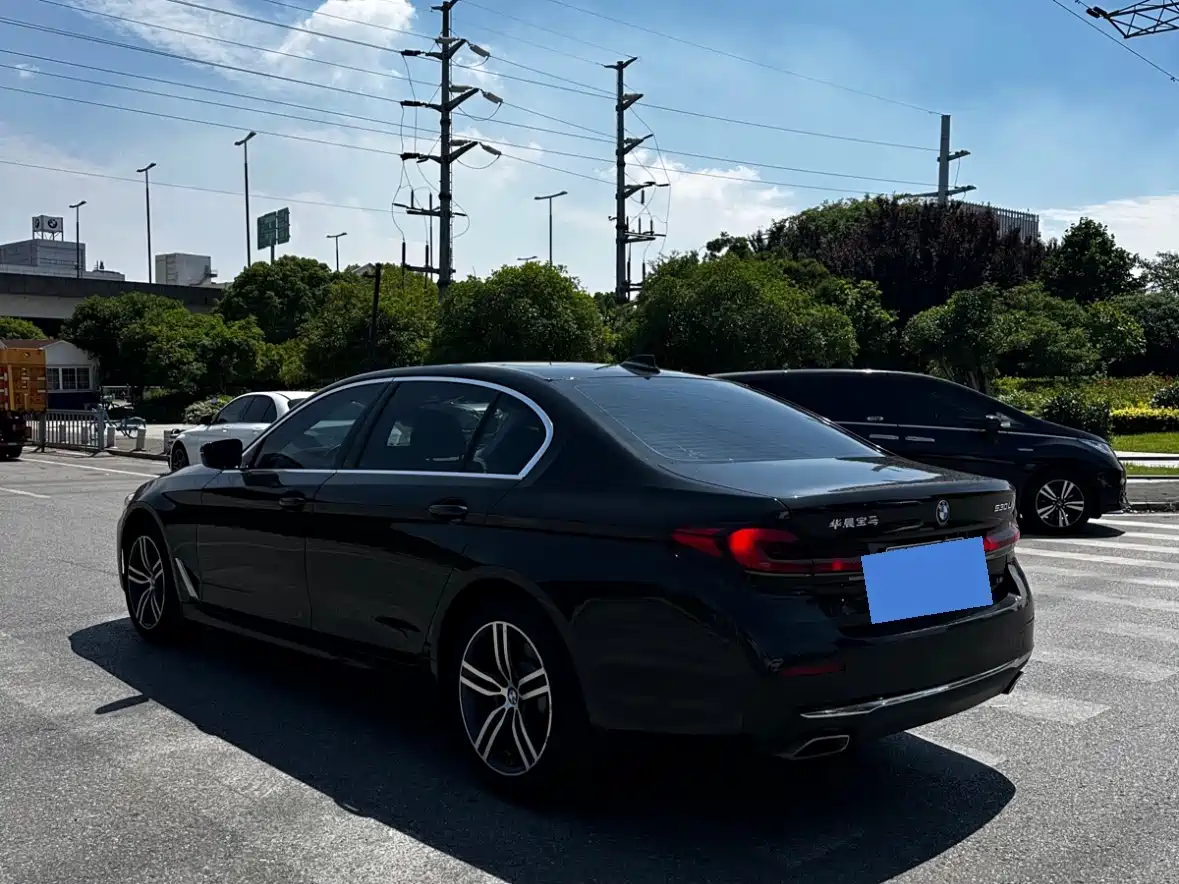 BMW 5-SERIES