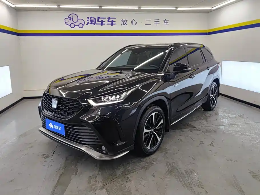 Фото 1 - Toyota Crown Kluger