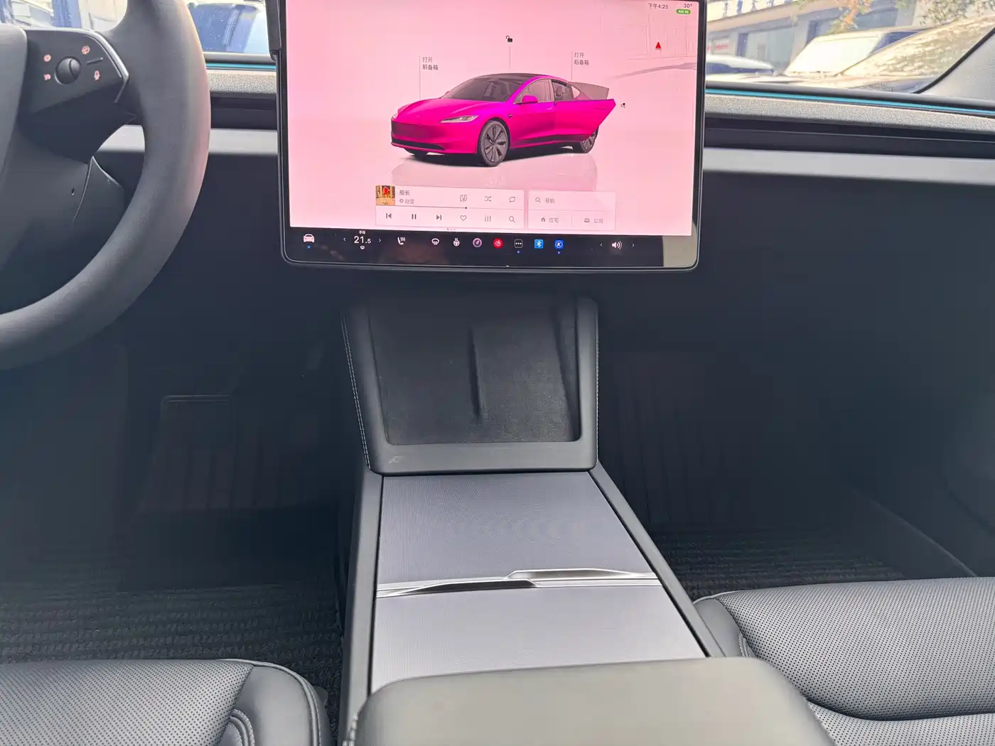 Фото 15 - Tesla Model 3