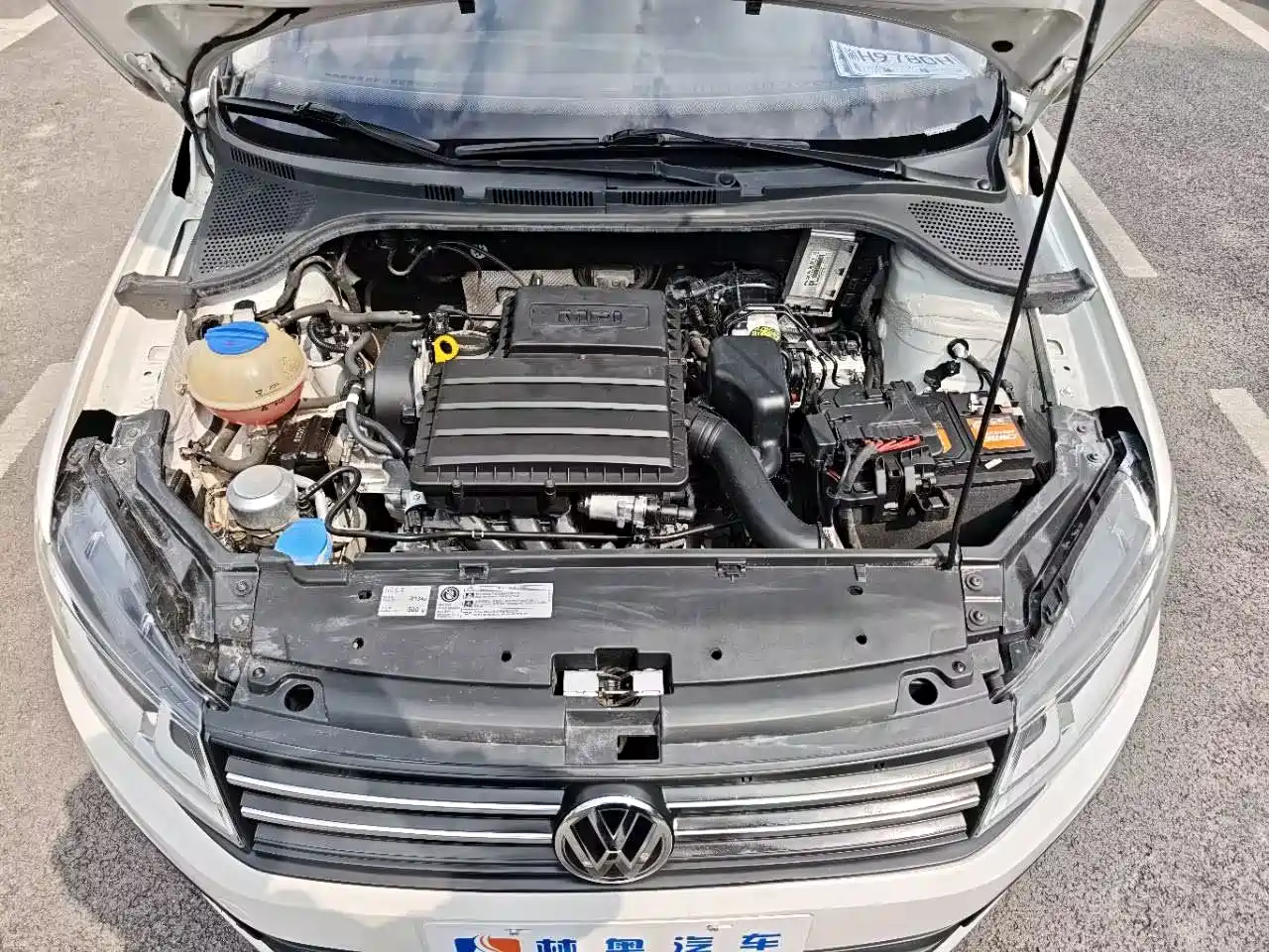 VOLKSWAGEN SANTANA