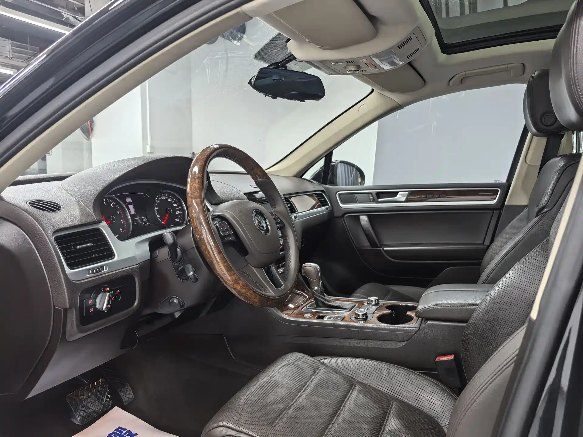 Фото 4 - Volkswagen Touareg